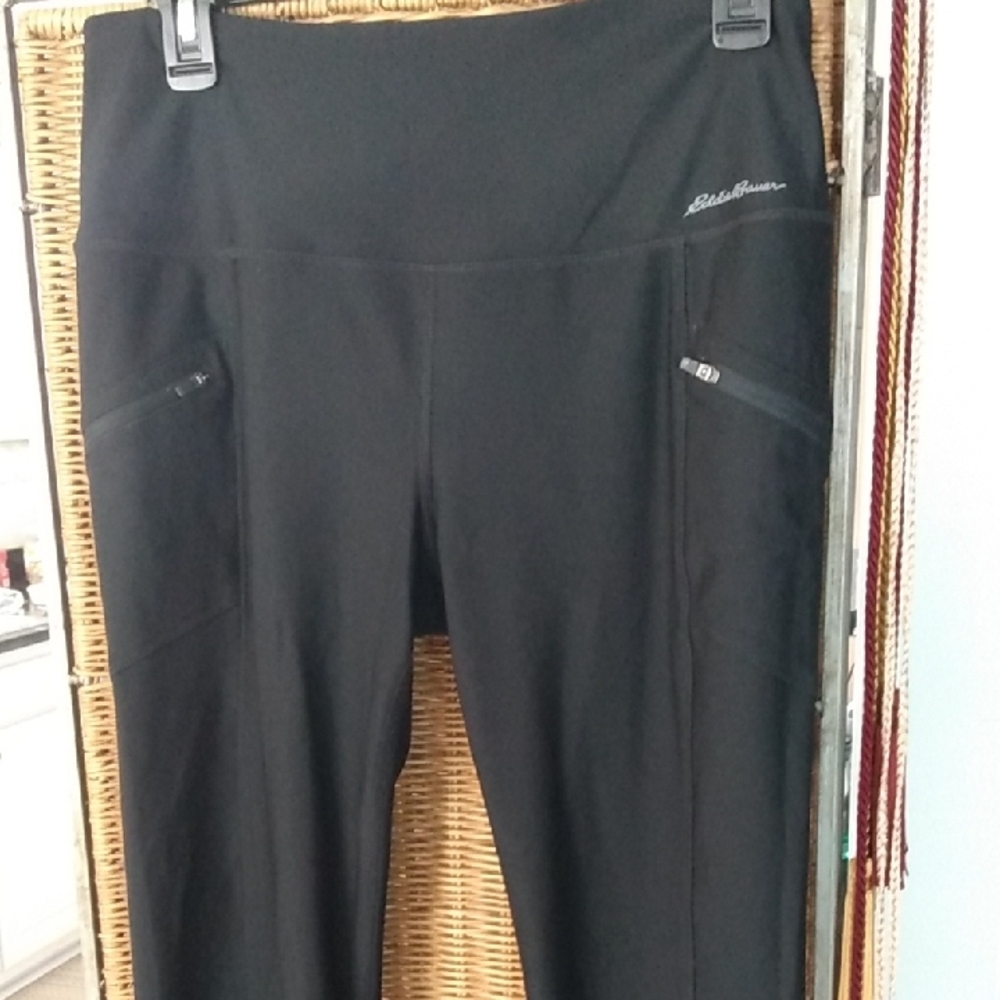 Eddie Bauer Leggings Zip Pockets and an inner Slip Pocket - Picture 15 of 15